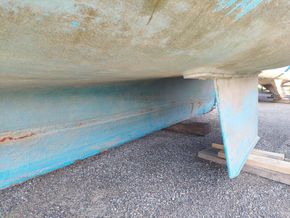 Island Plastics IP 24  - Hull Close Up