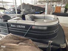 2022 Massimo Marine P23