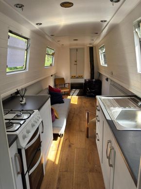 looking into sitting room & kitchen
