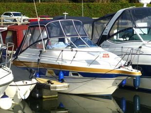 1998 Maxum 2400 SCR
