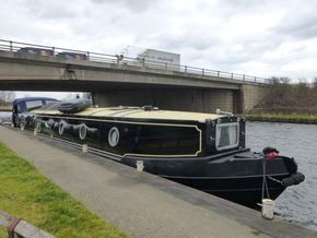 Collingwood Wide Beam 57 Cruiser Stern - Main Photo