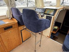 2000 Hardy Marine 32 Commander