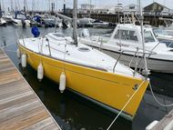 2000 Beneteau First 211