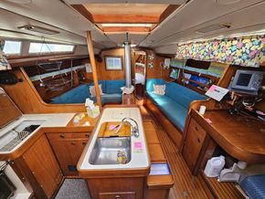 Beneteau First 405  - Interior