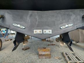 Rodman Muse 44 Flybridge - Stern