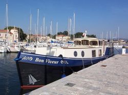 2 x 2 weeks boat share in France.