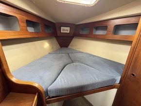 Moody 35  - Forward Cabin