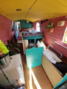 70ft Pink boat | Roof Terrace | 4 berths