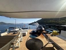 YACHT SUPPORT VESSEL CHARTER 
