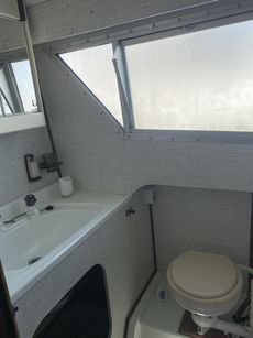 Broom 35 Commander