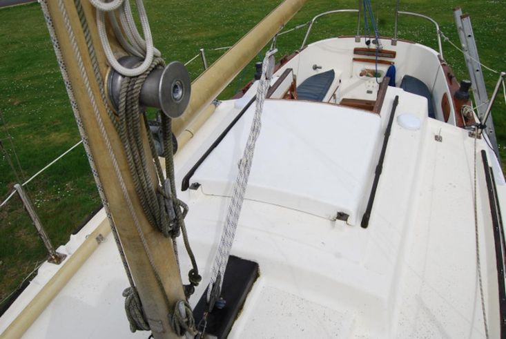 1972 Halcyon Clipper 27