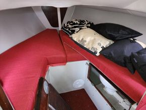 Macwester Rowan 8m  - Forward Cabin