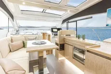 2024 Sealine C390