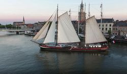 Two mast clipper, new modern interior, with TRIWV certificates
