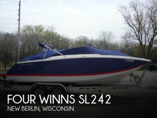 2011 Four Winns SL242