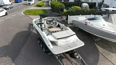 2022 Sea Ray SPX 230