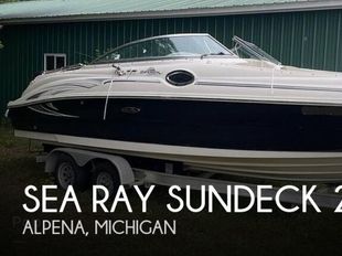 2005 Sea Ray Sundeck 240