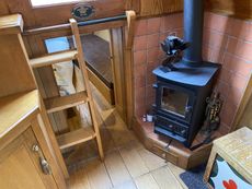 Bow Steps Fwrd double cabin