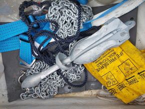 Europa 380 Sport  - Anchor Locker