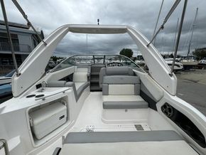 2015 Regal 28 Express 6