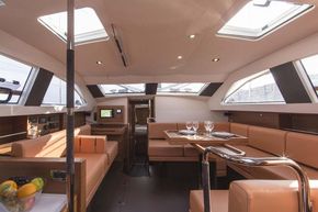 Manufacturer Provided Image: Wauquiez Pilot Saloon 48