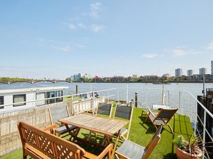 Beautiful houseboat for modern London living, SW10