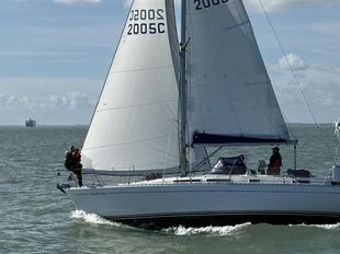 1995 Moody 35