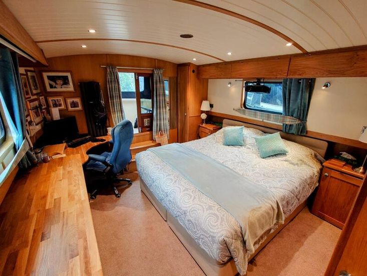 2021 Collingwood Boat 60ft x 12ft Luxury Widebeam