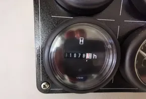 Hour meter on a 2016 Leopard 58 yacht showing 1078 hours.