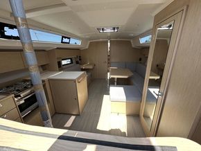 2025 Bavaria C42 18