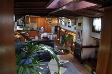 Charming well maintained 26m Luxe Motor fully converted ready to go