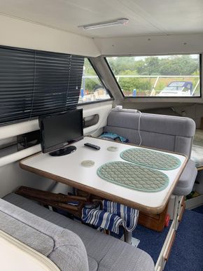 Saloon Seating 