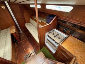 She 33  - Interior