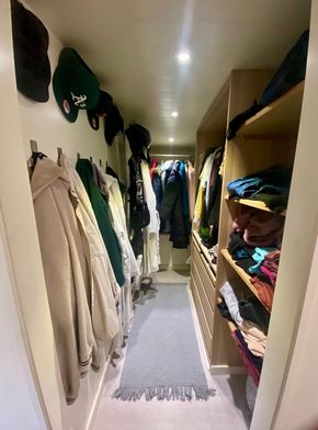 Walk-in wardrobe