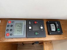 2000 Hardy Marine 32 Commander