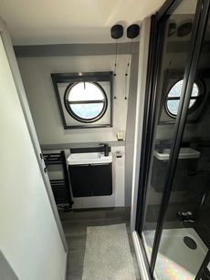 Stunning 57' Narrowboat (refitted)