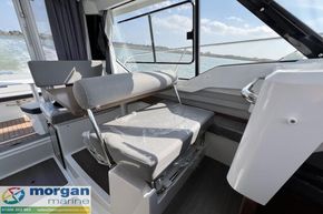 Jeanneau Merry Fisher 795 - co pilot seat