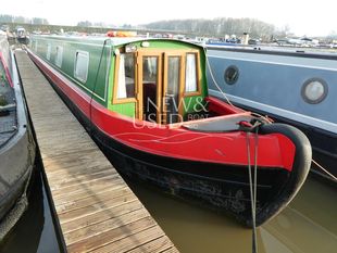 Black Pear 69ft 2005 3 Bedroom 8 Berth Ex Plack Prince Hireboat