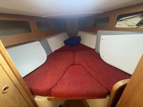 Moody 31 MkII  - Forward Cabin
