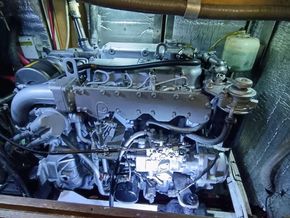 Bruce Roberts Mauritius 48  - Engine