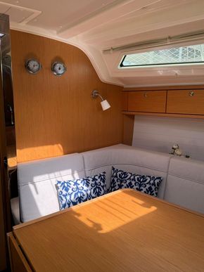 2017 Bavaria 37 Cruiser 16