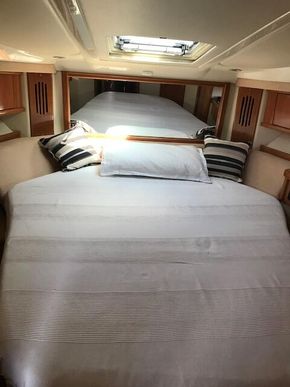 Main bed cabin