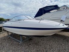 2004 Bayliner 212 Cuddy