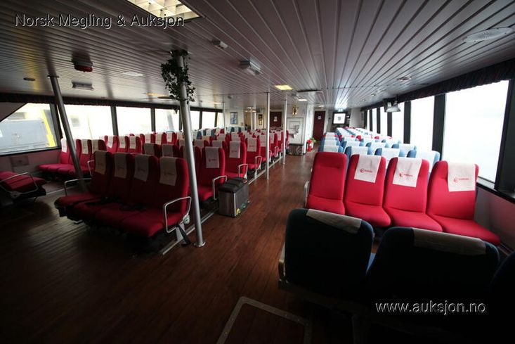 Catamaran 142 Pax with cargo room / crane