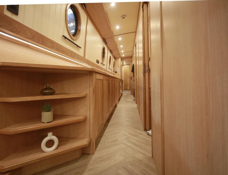 BESPOKE BOAT CO 65ft WIDEBEAM