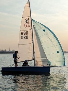 RS200 sail 890 in nice condition