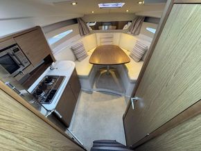 2013 Jeanneau Leader 8 17