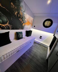 BESPOKE BOAT CO 65ft WIDEBEAM
