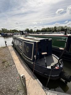 NARROW BOAT LEAH 36 FT
