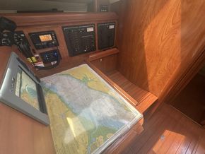 2010 Hunter Legend 41 Deck Saloon 31